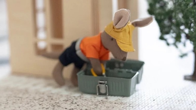 The Kangaroo Tradie, Dazza with his toolbox which sold out in 47 minutes.