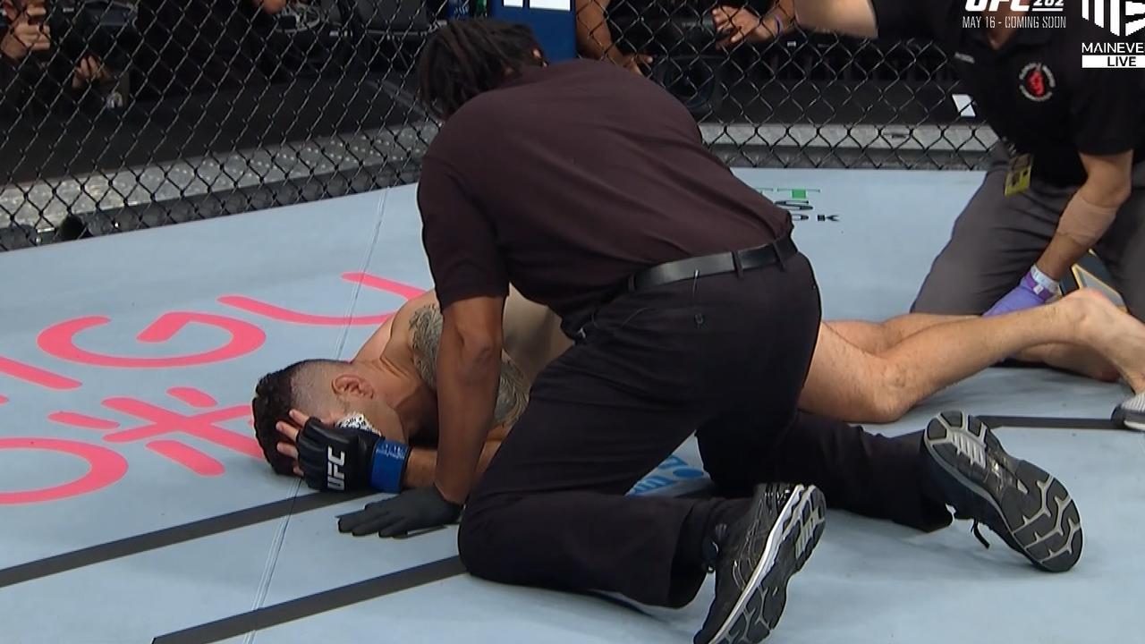 Ufc 261 Chris Weidman Snaps Leg Against Uriah Hall Watch Video Highlights Anderson Silva 5730