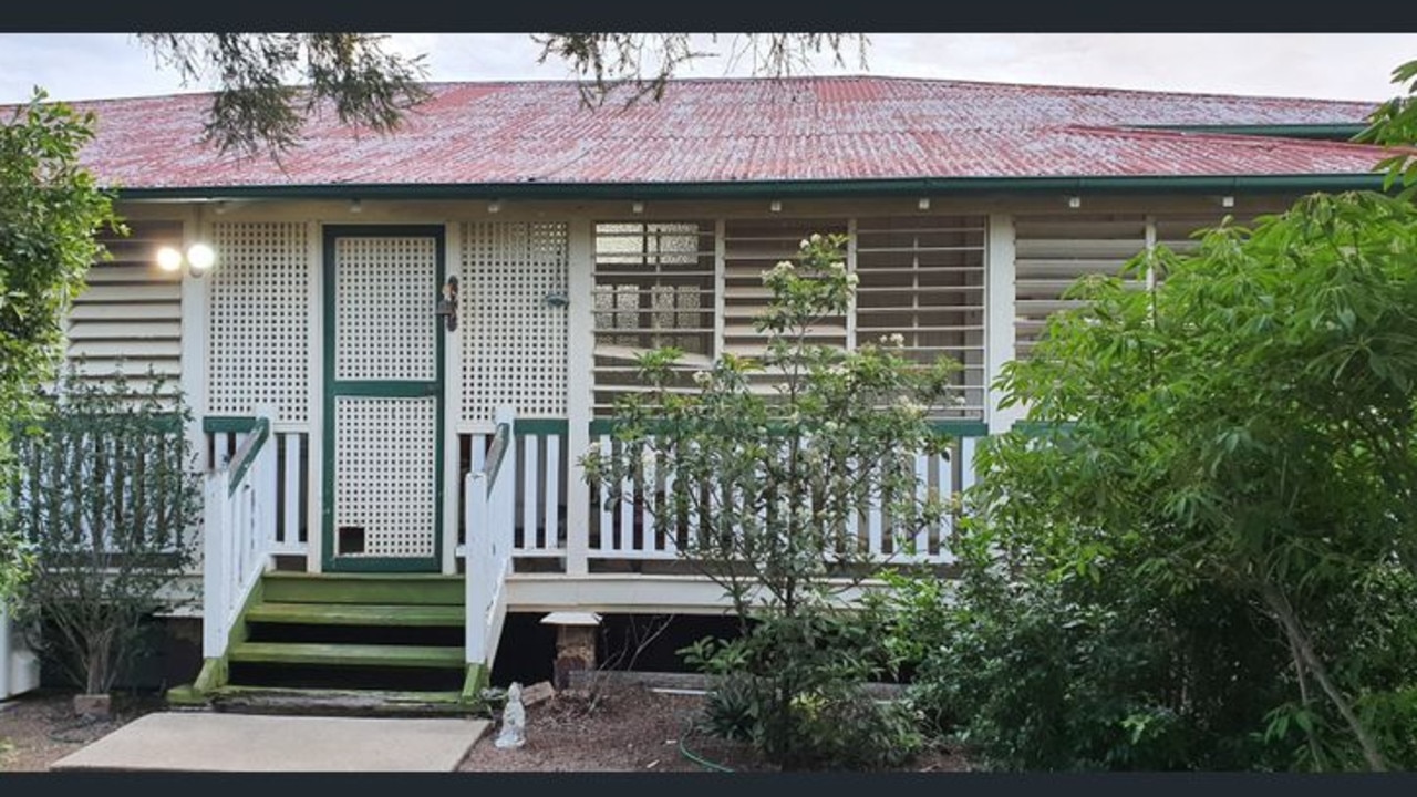 The home at the back of the property is included for sale with the Laidley Post Office.