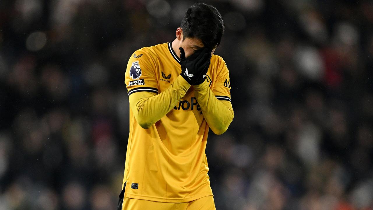 LONDON, ENGLAND – NOVEMBER 27: Hwang Hee-Chan of Wolverhampton Wanderers reacts following defeat in the Premier League match between Fulham FC and Wolverhampton Wanderers at Craven Cottage on November 27, 2023 in London, England. (Photo by Mike Hewitt/Getty Images)