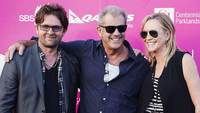 John Polson with 2016 Tropfest judges Mel Gibson and Rebecca Gibney. Picture: Christopher Pearce