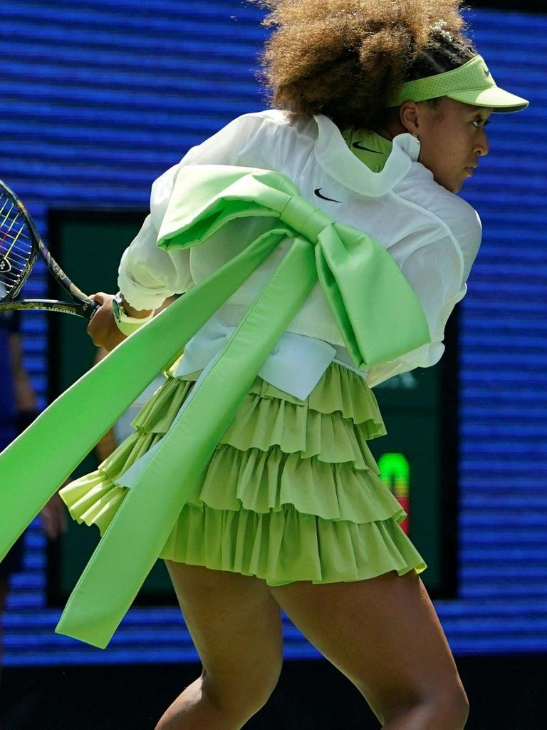 Naomi Osaka’s opening round outfit at the US Open divides opinions ...