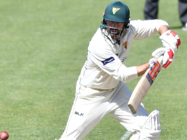 ADELAIDE, AUSTRALIA – NOVEMBER 14: Alex Doolan of Tasmania bats during day four of the Sheffield Shield match between South Australia and Tasmania at Adelaide Oval on November 14, 2019 in Adelaide, Australia. (Photo by Mark Brake/Getty Images)