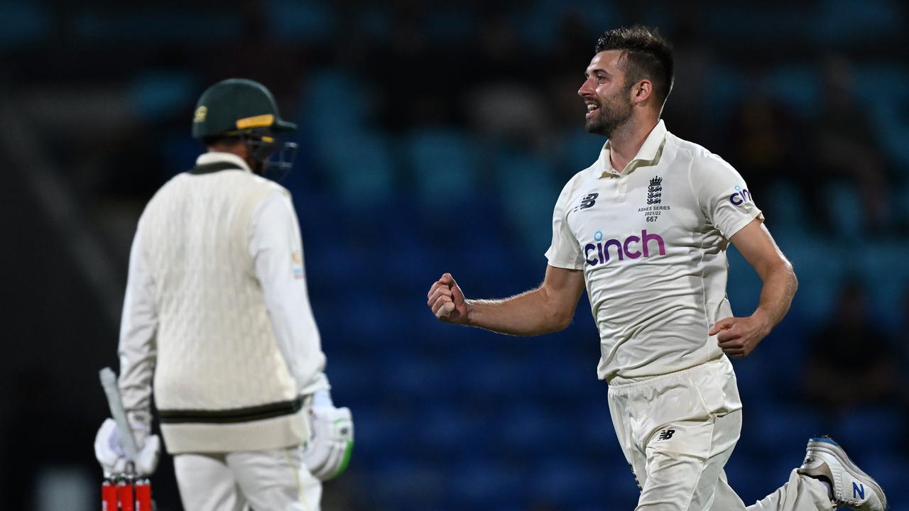 England have made a game of it in Hobart. Photo by Steve Bell/Getty Images