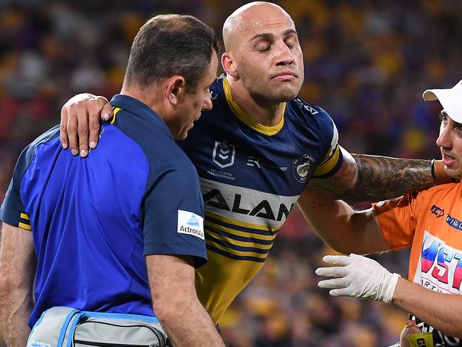 BRISBANE, AUSTRALIA - OCTOBER 03: Blake Ferguson of the Eels reacts after injuring his knee during the NRL Qualifying Final match between the Melbourne Storm and the Parramatta Eels at Suncorp Stadium on October 03, 2020 in Brisbane, Australia. (Photo by Bradley Kanaris/Getty Images)