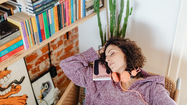 Guided meditations and sleep stories can help you sleep deeper. Image: Pexels