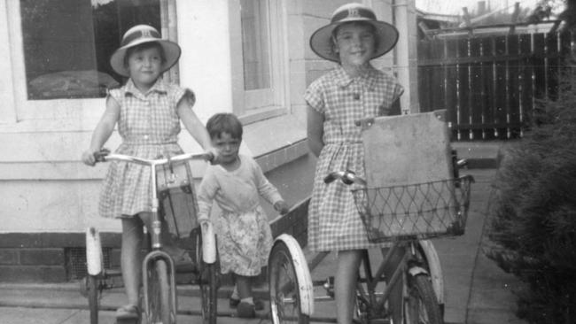 (L-r) Arnna, Grant and Jane Beaumont.  Filed Sep 1966.Supplied family album style pic of The Beaumont children, Jane, 9, Arnna, 7, and Grant, 4, who disappeared from Glenelg, SA, on 26 Jan 1966.  (Copyright unknown)