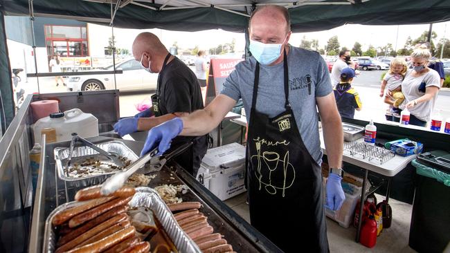 Bunnings sausage sizzles are very popular. Picture: NCA NewsWire / David Geraghty