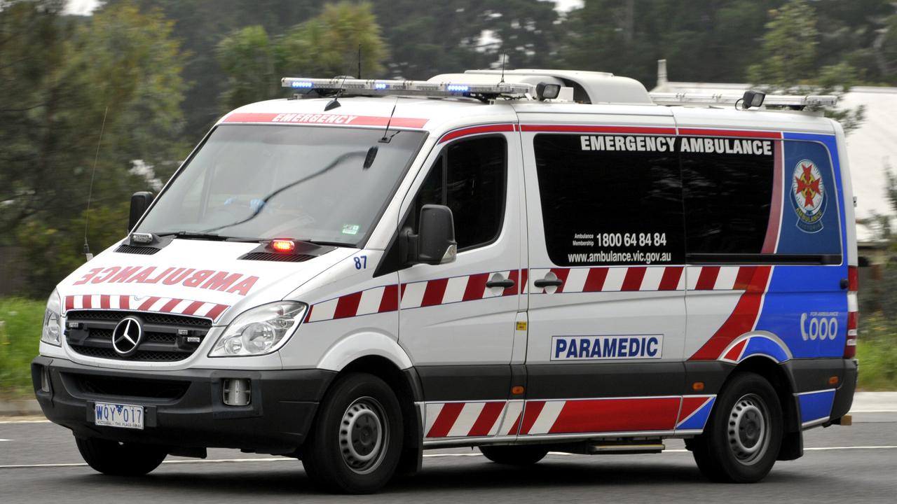 Cranbourne crash: Car smashes into Normanby St home | Herald Sun