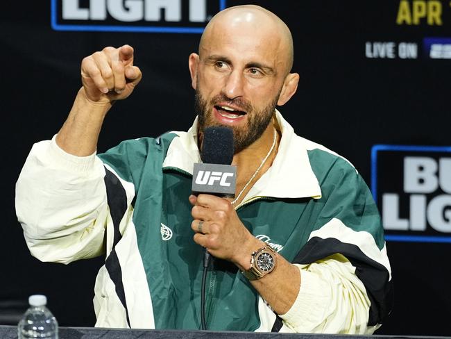 Alex Volkanovski promises to bring the featherweight title back to Australia. Picture: Jeff Bottari/Zuffa LLC)