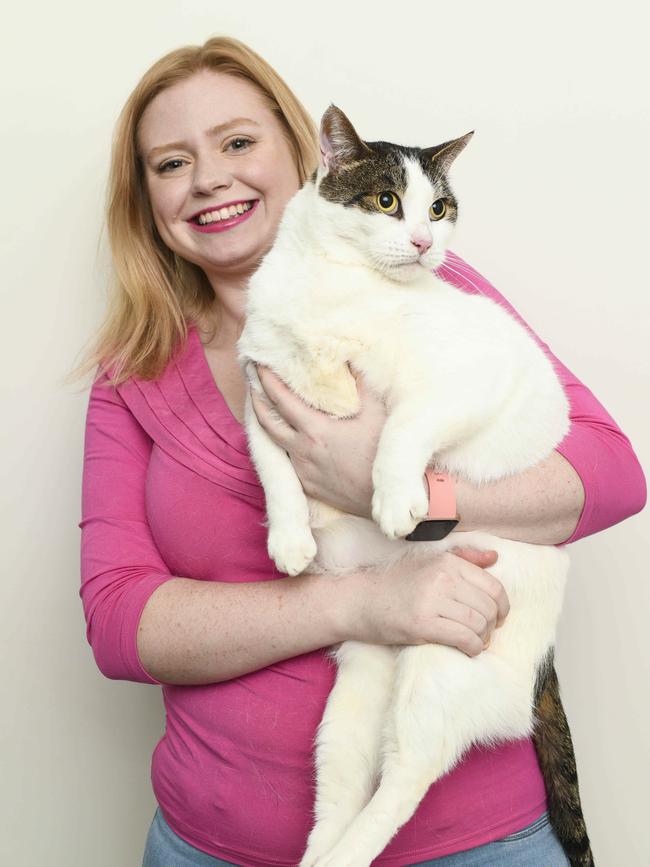 Jessie Robinson with her cat Thor. Picture: Darren Leigh Roberts