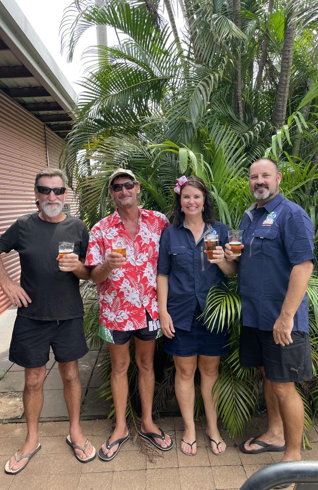 Drafty, Bug, Andrew Pop and Shannon Pope enjoying Christmas Day at Dundee Beach, 2022. Picture: Annabel Bowles