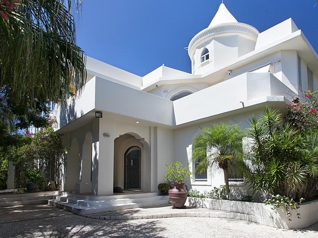 Sunshine Beach, Mediterranean house, TOP OF THE LINE