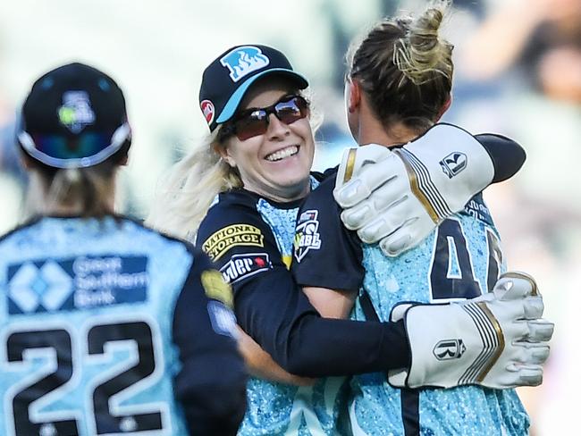 ADELAIDE, AUSTRALIA - DECEMBER 02:  Nicola Hancock of the Brisbane Heat  celebrates the wicket of Katie Mack of the Adelaide Strikers with  Georgia Redmayne of the Brisbane Heat during the WBBL Final match between Adelaide Strikers and Brisbane Heat at Adelaide Oval, on December 02, 2023, in Adelaide, Australia. (Photo by Mark Brake - CA/Cricket Australia via Getty Images)