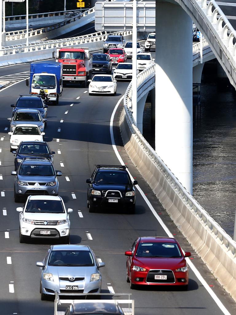 Traffic on the Riverside Expressway. Picture: David Clark