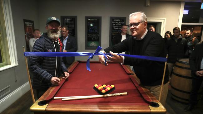 Prime Minister Scott Morrison at Sporties pub in Launceston. Picture: Adam Taylor/PMO