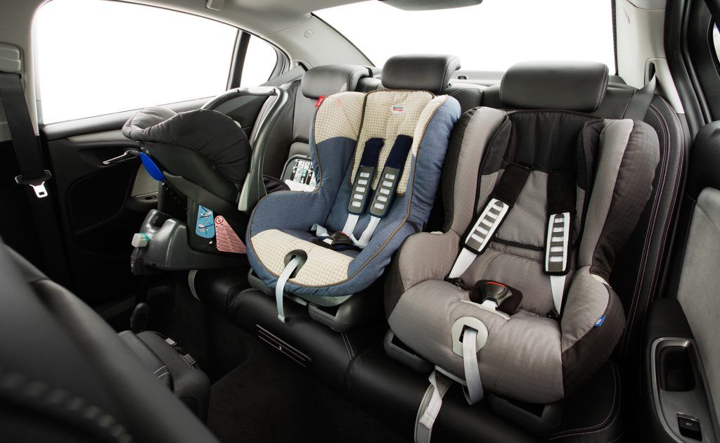 Car restraint outlet system