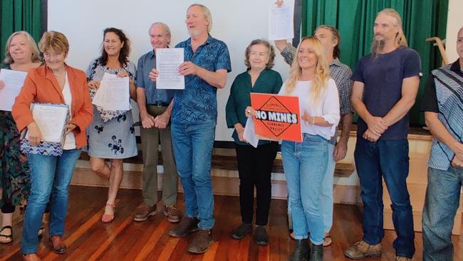 The Clarence Catchment Alliance presented NSW Legislative Council Member the Hon Catherine Cusack with a petition.