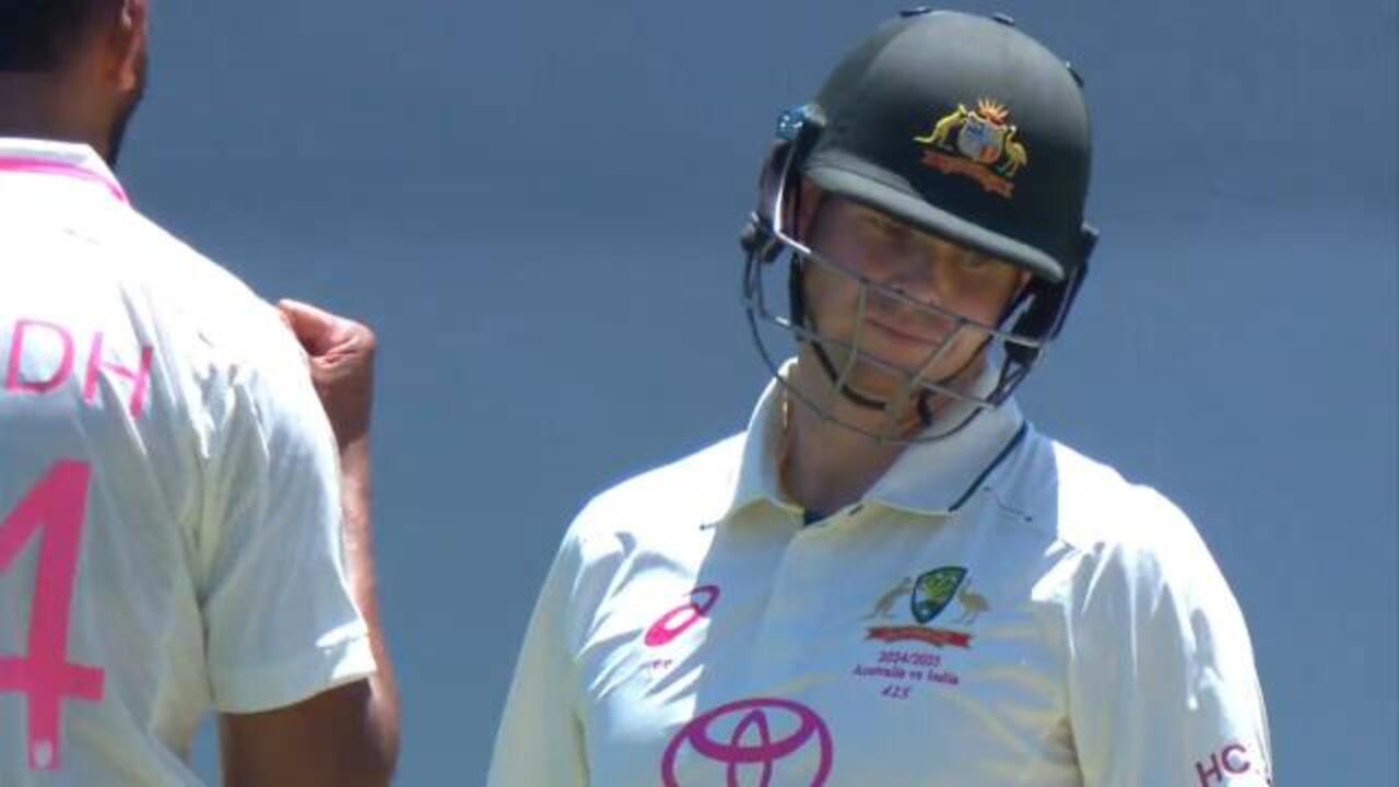 Smith OUT on 9,999 Test runs