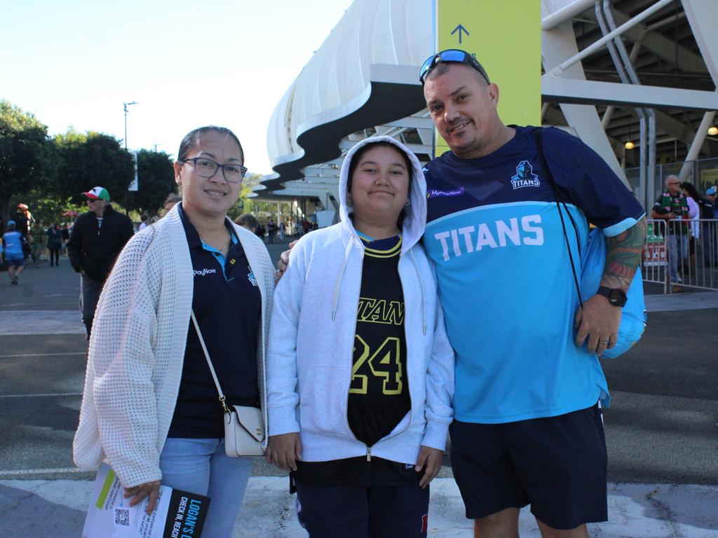 Gallery: Gold Coast Titans v South Sydney Rabbitohs mega NRL fan ...