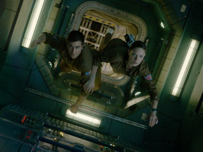 Jake Gyllenhaal and Miranda North float through space in a scene from Life. Picture: Columbia Pictures