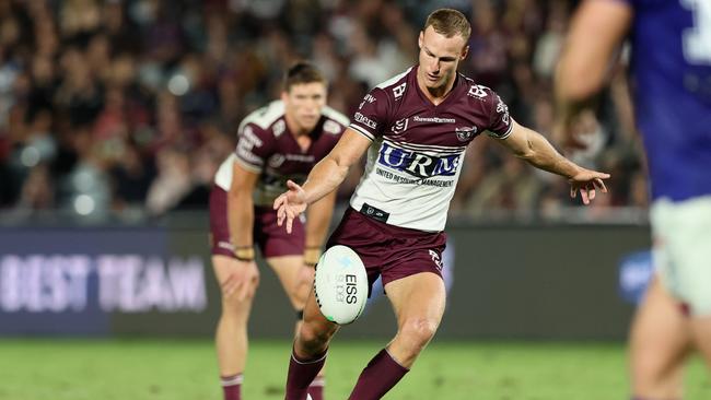 GOSFORD, AUSTRALIA - APRIL 09: Daly Cherry-Evans celebrates his field goal and the win with team mates during the round five NRL match between the New Zealand Warriors and the Manly Sea Eagles at Central Coast Stadium, on April 09, 2021, in Gosford, Australia. (Photo by Ashley Feder/Getty Images)