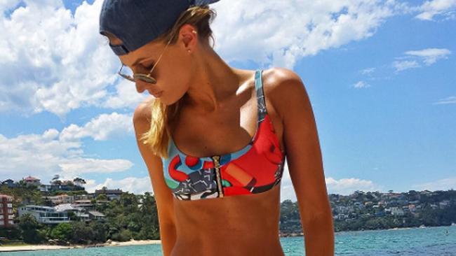 Aussie Model Laura Dundovic Flaunts Abs At The Beach Herald Sun