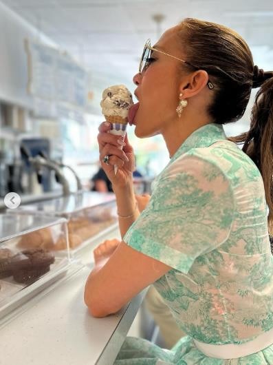 J Lo tucks into an ice cream cone. Picture: JLo/Instagram