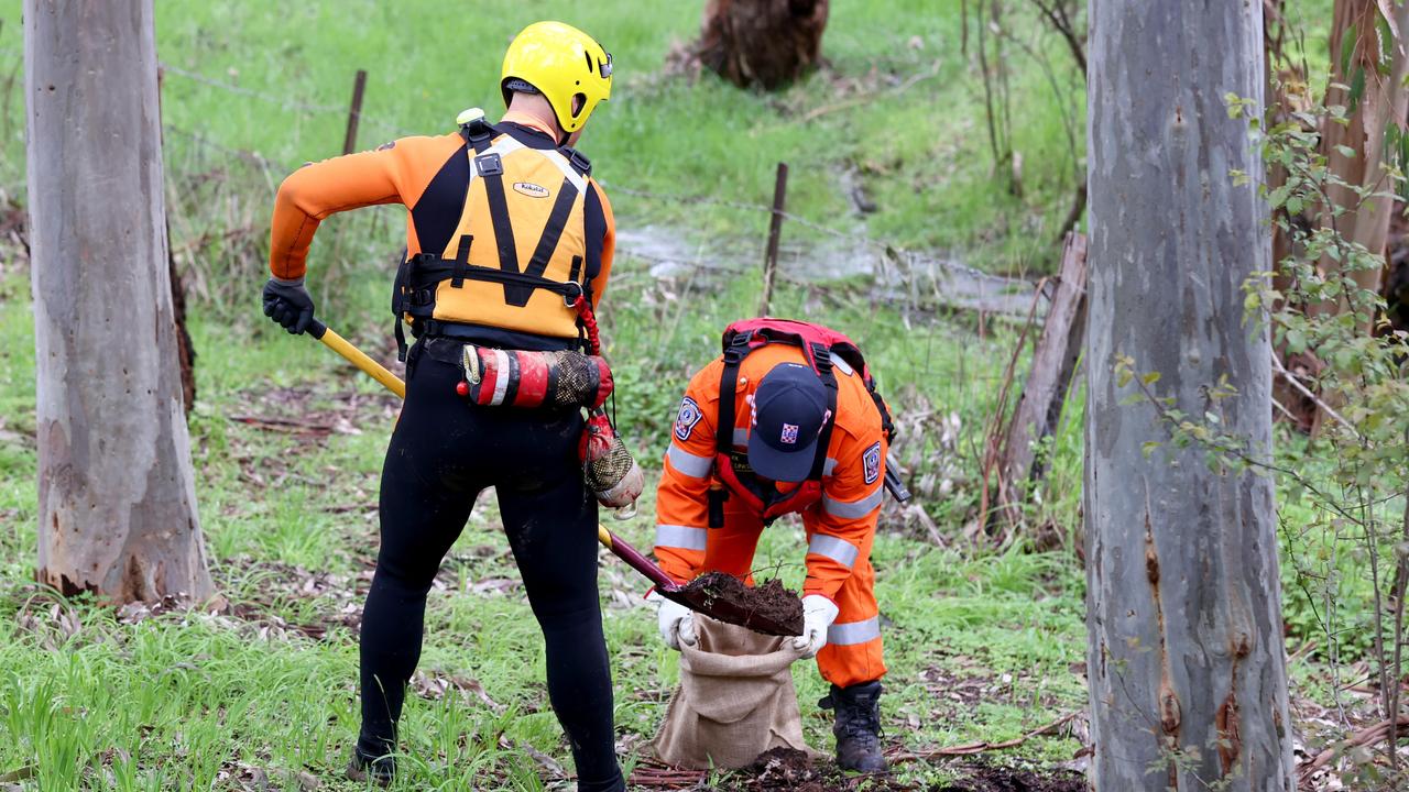 Emergency Services have spent the past few days trying to prevent a dam on a farm in Echunga from collapsing.