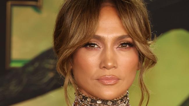 LOS ANGELES, CALIFORNIA - NOVEMBER 09: Jennifer Lopez attends the Los Angeles premiere of Universal Pictures 