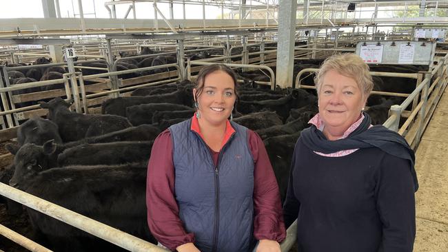 Chantelle and Chris Gorman from AMP Ag at Savernake sold Angus weaner steers to a top of 500c/kg (270kg, $1350) at the Wangaratta feature store cattle sale.