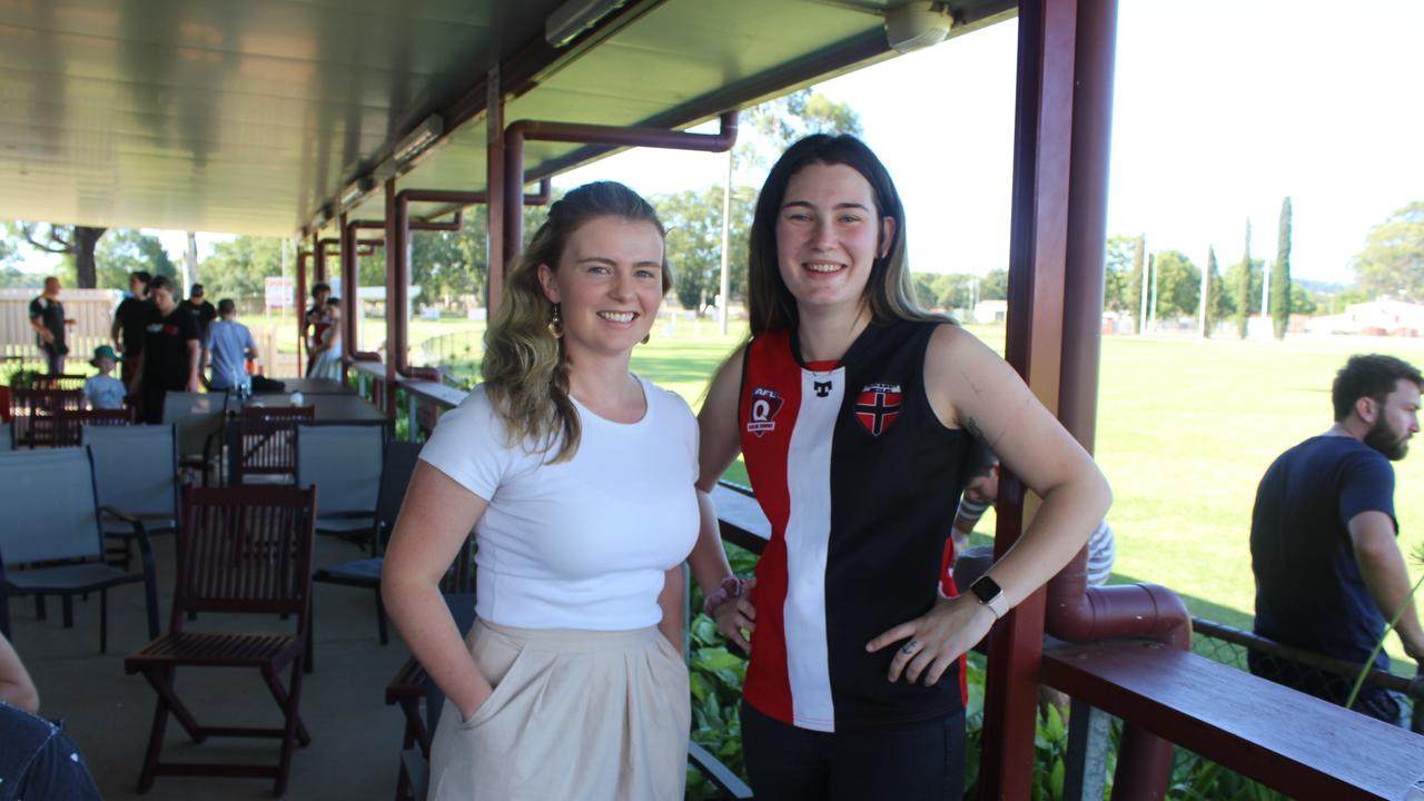 Women's players Laura Blackmore and Hayley Saunders. Photo: Teagan Cutts