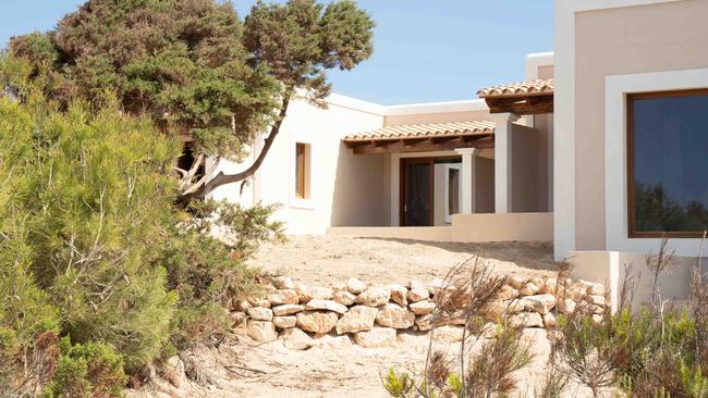 Dunas de Formentera’s architecture adheres to local style.