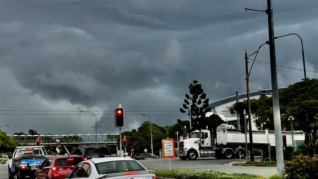 Storms have hit the Gold Coast with expected rainfalls reaching a top of 50mm in the wettest parts of the city. Picture: Glenn Hampson