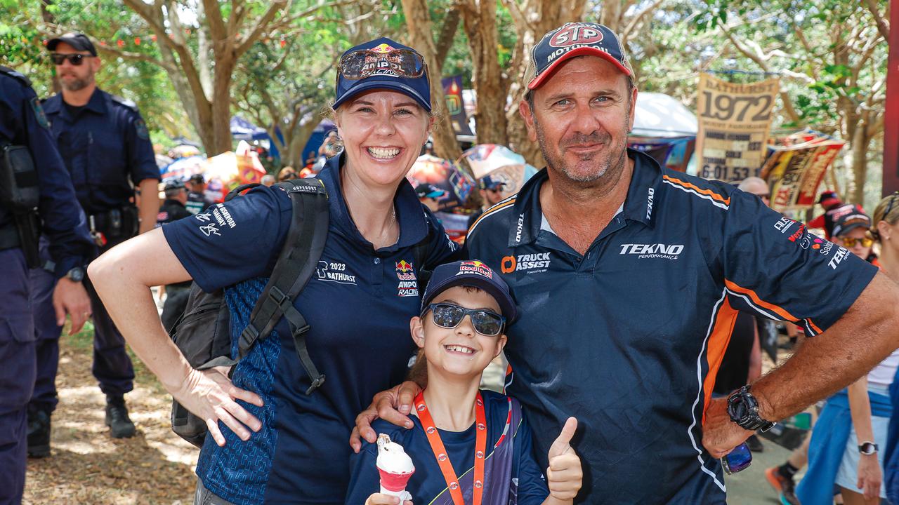 Kelly, Zinny and Brett Taylor. Picture: Glenn Campbell