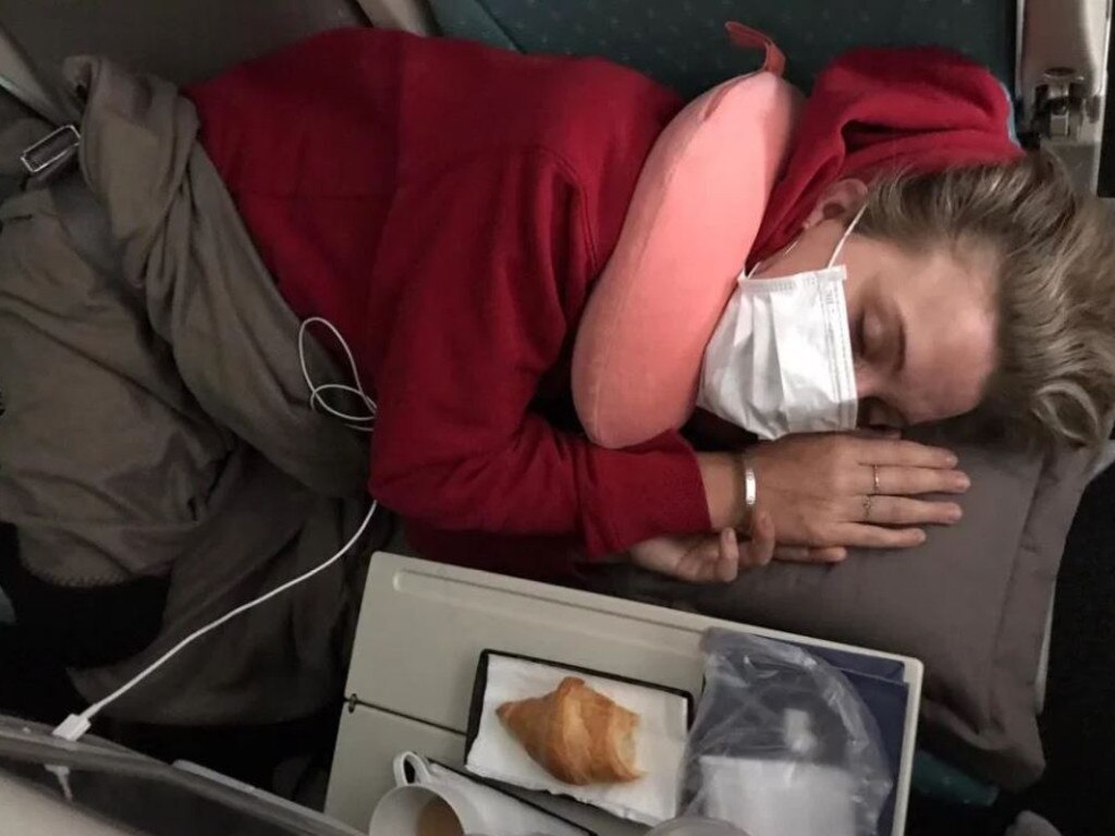 The student was asked to wear a mask on the flight. Picture: Julia Walentin