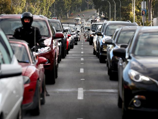 3/6/16 - Traffic Congestion on Morphett Street looking up towards Montefiore Hill