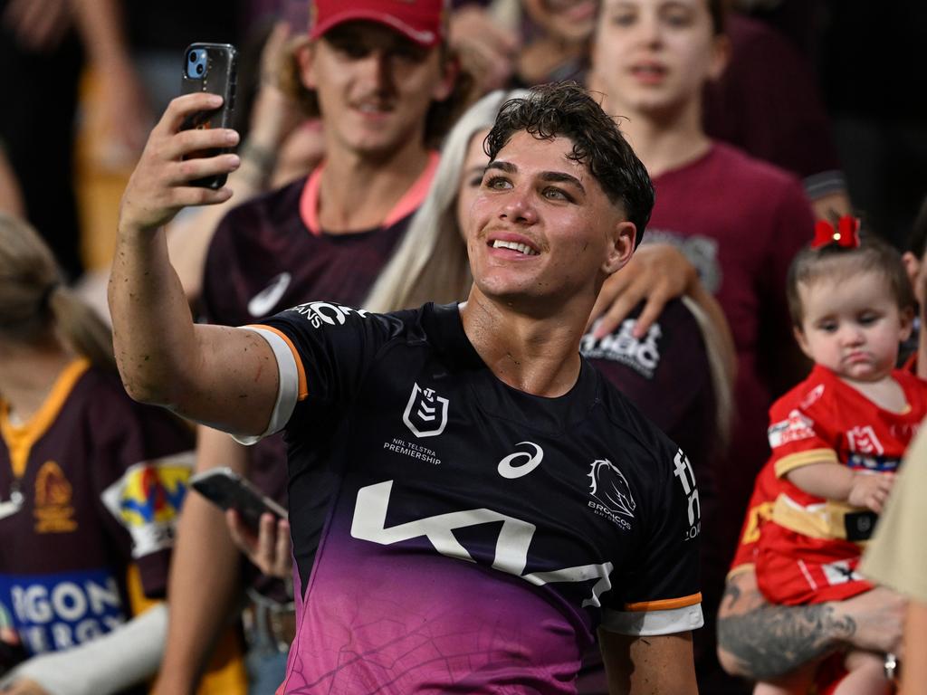 Brisbane Broncos have the 'whole city' behind them at fan day ahead of NRL  grand final - ABC News