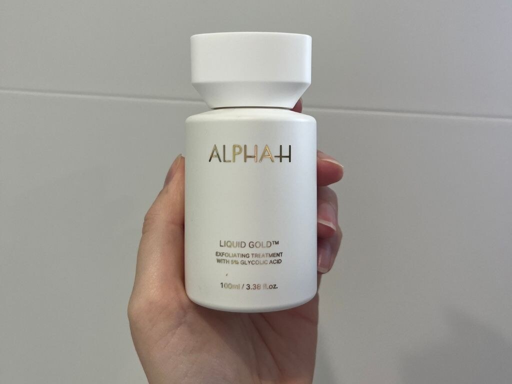 We try the Alpha-H Liquid Gold Exfoliating Treatment.