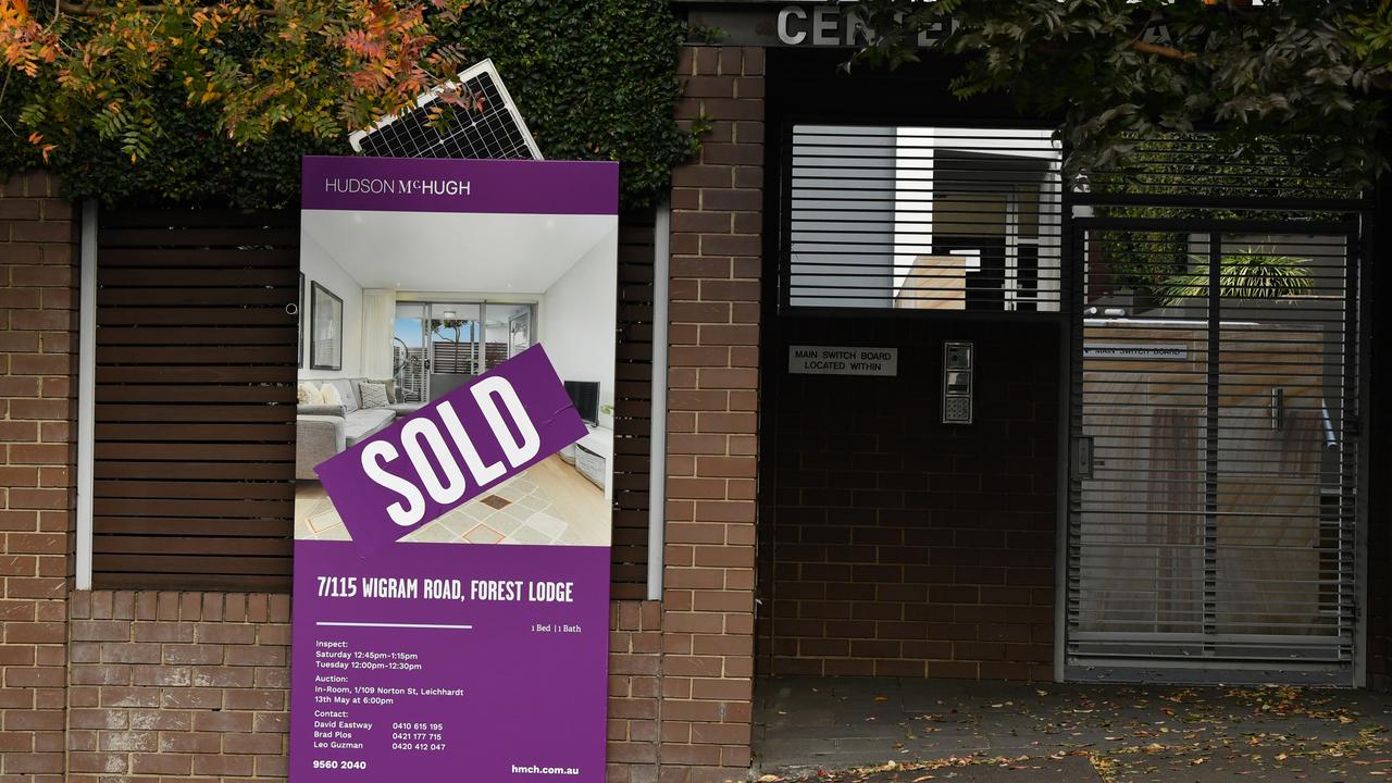 Properties in Sydney are selling in just 27 days. Picture: NCA NewsWire/Joel Carrett