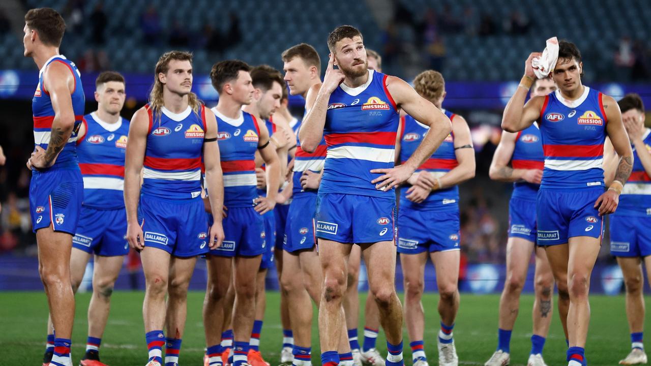 AFL 2023: Western Bulldogs problems, analysis, trade out star player,  Bailey Smith, Tim English, Luke Beveridge contract, latest news