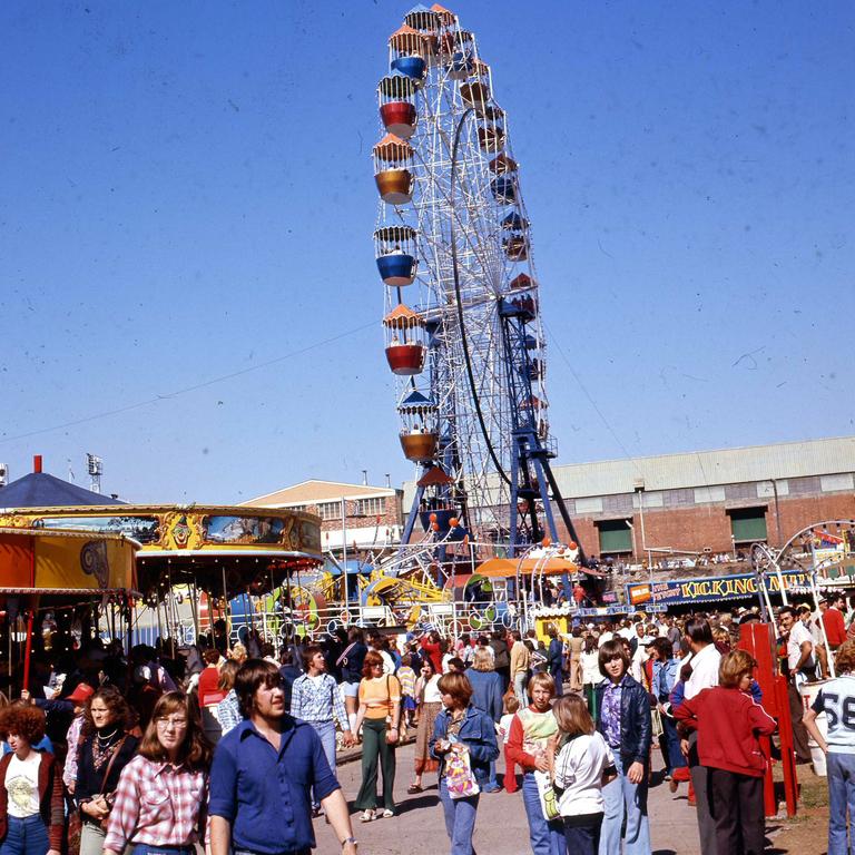 Crowds at Side Show Alley in 1978. Picture: Geoff McLachlan