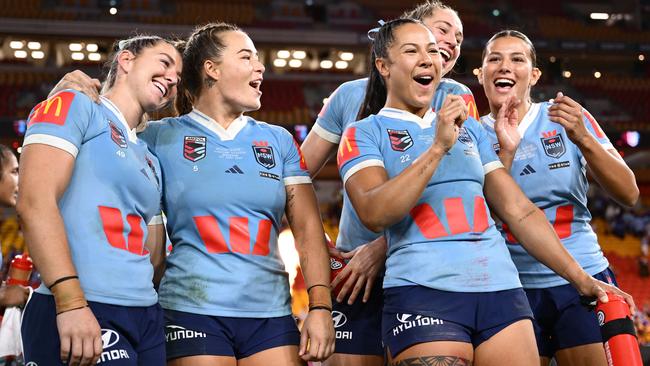 BRISBANE, AUSTRALIA - MAY 01: The Blues celebrate winning game one of the Women's State of Origin series between the Queensland Maroons and New South Wales Blues at Suncorp Stadium on May 01, 2025 in Brisbane, Australia. (Photo by Hannah Peters/Getty Images)