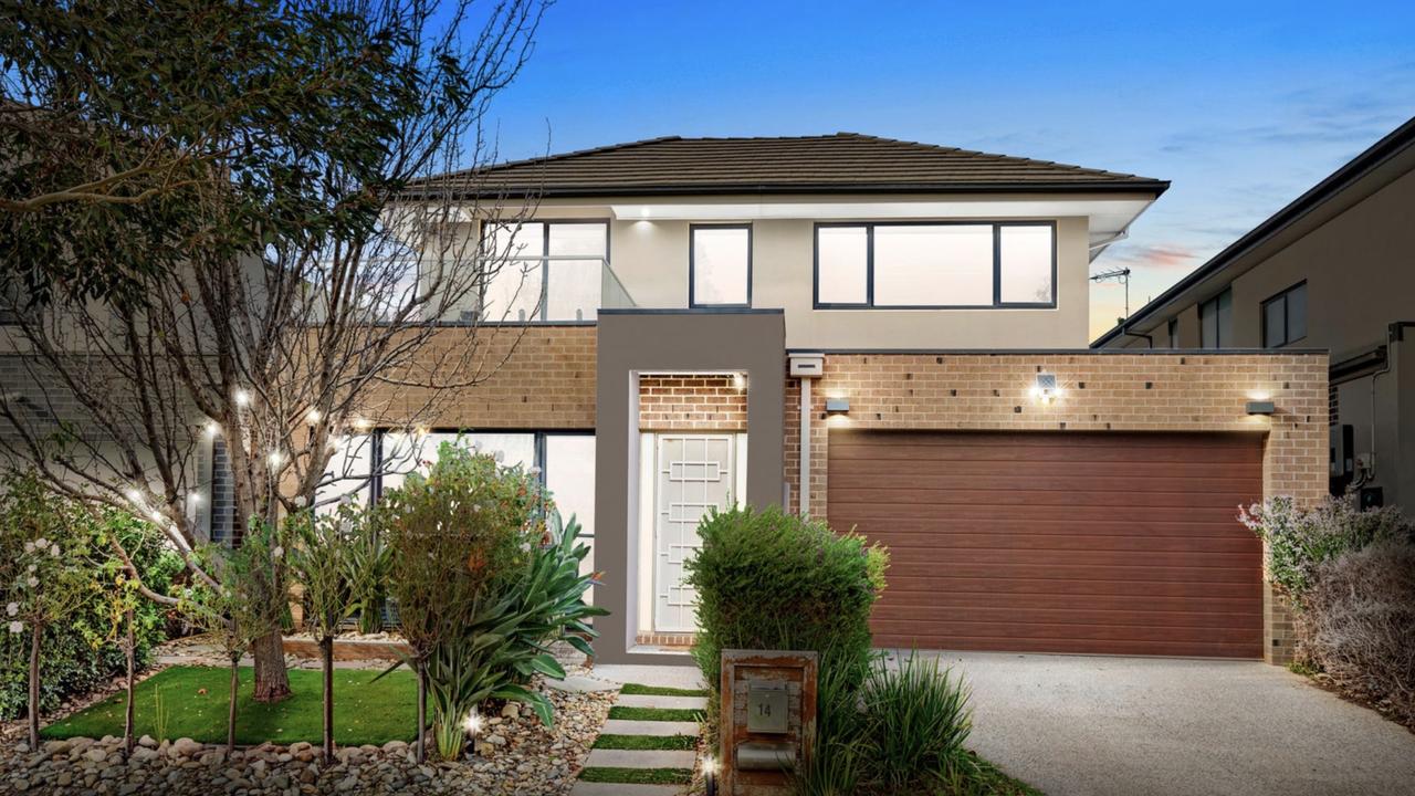 <a href="https://www.realestate.com.au/property/14-masthead-way-werribee-south-vic-3030/">14 Masthead Way, Werribee South</a>is on the market with a $790,000 - $820,000 price guide.