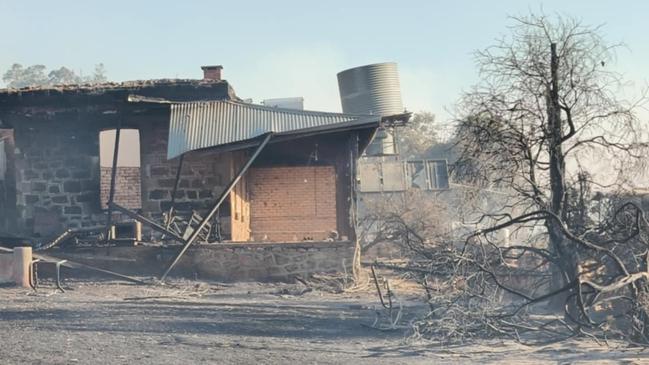 Property lost in Arthur River fire as several emergencies threaten towns in southern WA. Picture: Supplied/ Samantha Spurr