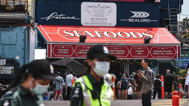 People queue in Sydney for seafood on Christmas Eve. Picture: NCA NewsWire/Flavio Brancaleone