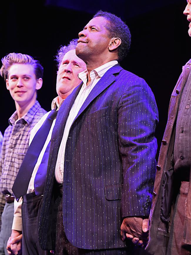 Washington takes a bow on stage, alongside castmates, including Colm Meaney, during his Broadway run of ‘The Iceman Cometh’. Picture: Getty Images