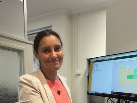 Gateway to Training graduate Lisa is now putting the skills she learnt while completing a certificate III in business to good use after landing an exciting position within the Qld Government.