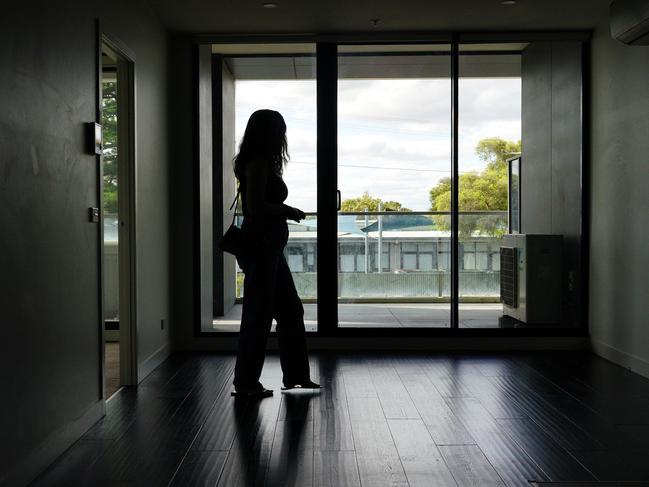 MELBOURNE, AUSTRALIA - NewsWire Photos 25 MARCH 2023:, housing, rent, rental crisis.People are seen attending a rental viewing in Ascot Vale., Picture: NCA NewsWire / Luis Ascui