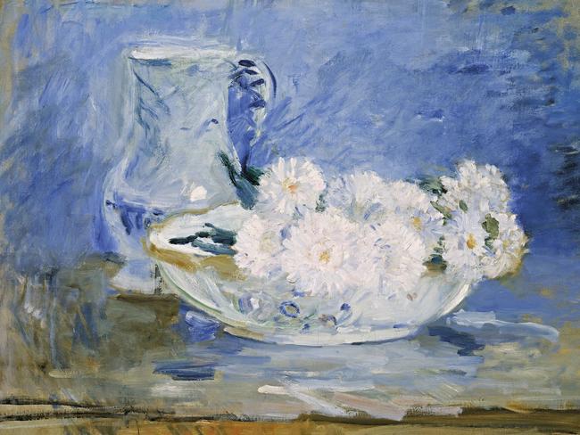 Berthe Morisot, French, 1841–95 White flowers in a bowl 1885 oil on canvas, 46.0 x 55.0 cm Museum of Fine Arts, Boston. Bequest of John T. Spaulding. Photography © Museum of Fine Arts, Boston. All Rights Reserved *Only to be used for editorial coverage to review or promote French Impressionism from the Museum of Fine Arts, Boston at the NGV 2025